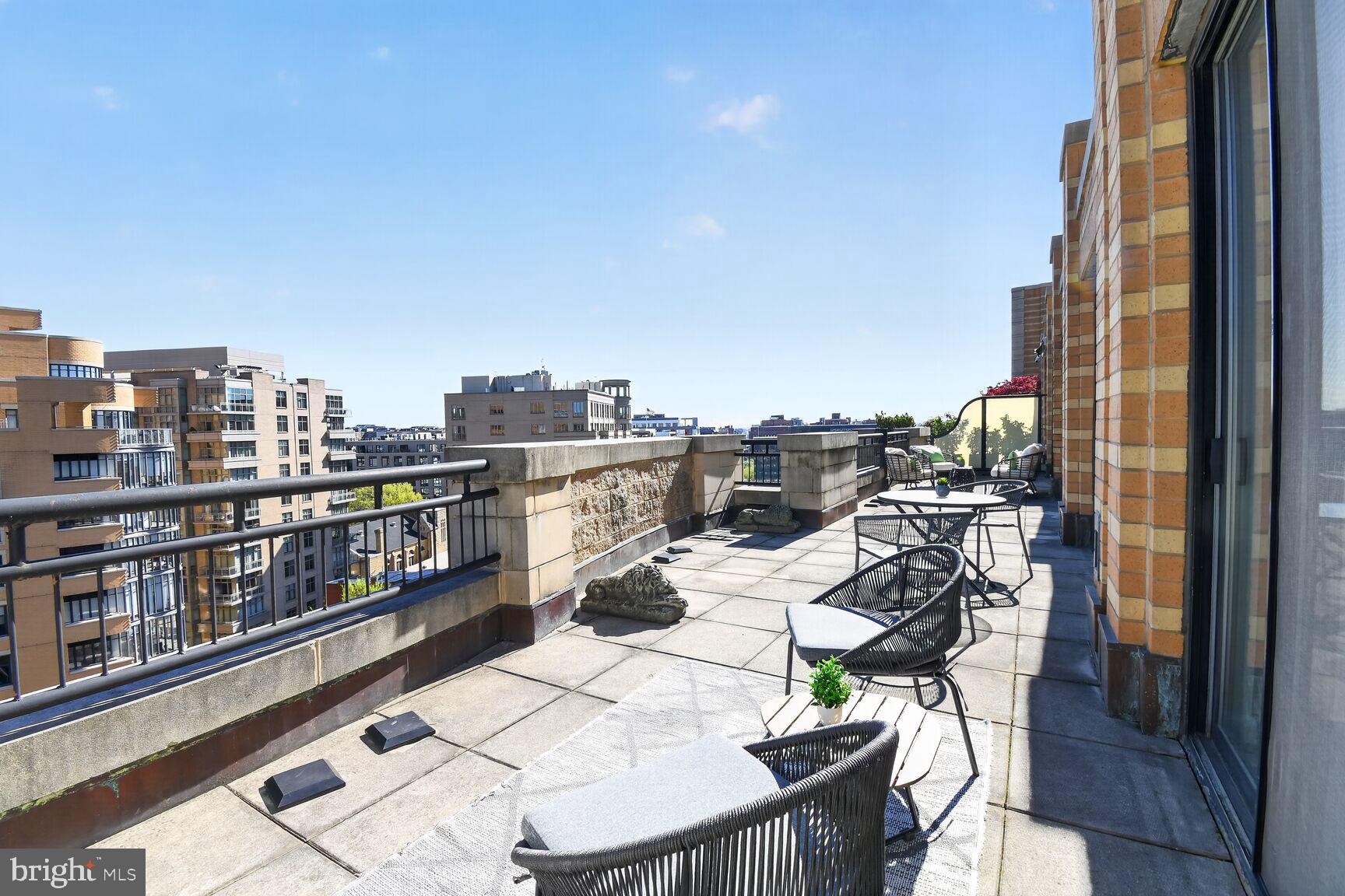 400 MASSACHUSETTS AVENUE NW 1216