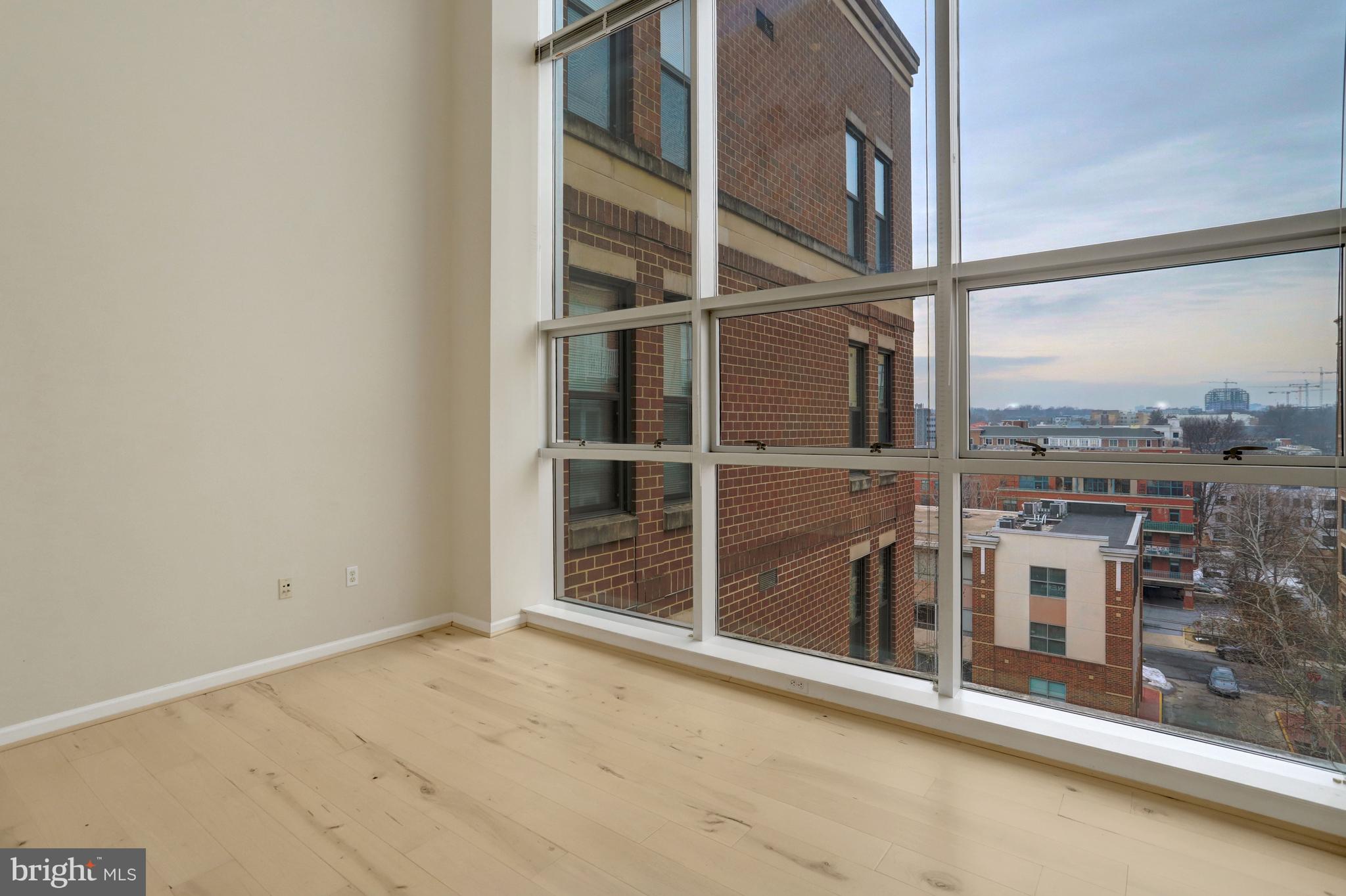 SPECTRUM CONDO - Residential