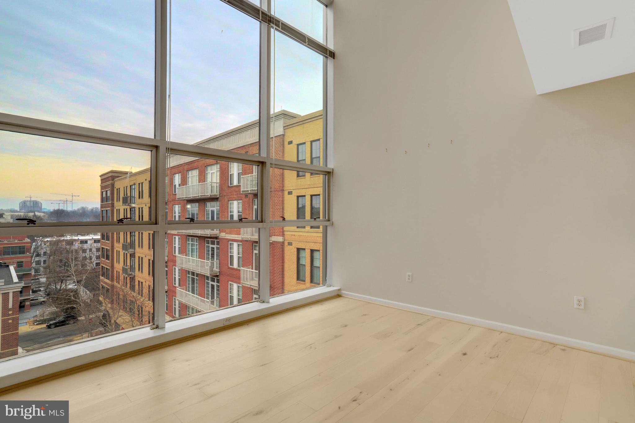 SPECTRUM CONDO - Residential