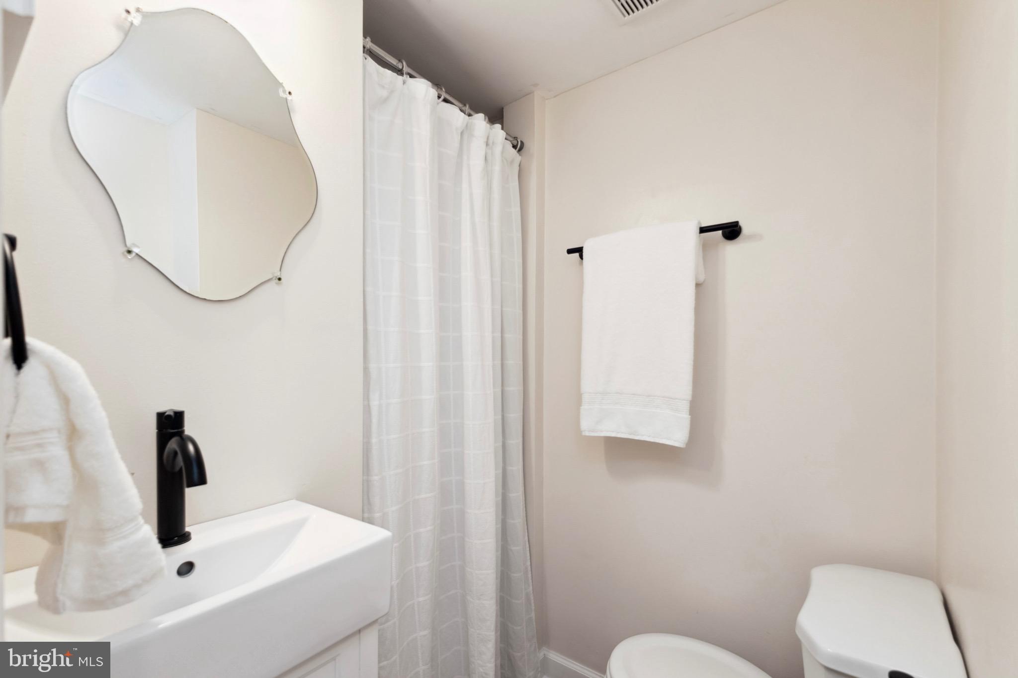 LEESBURG GATEWAY - Residential Lease