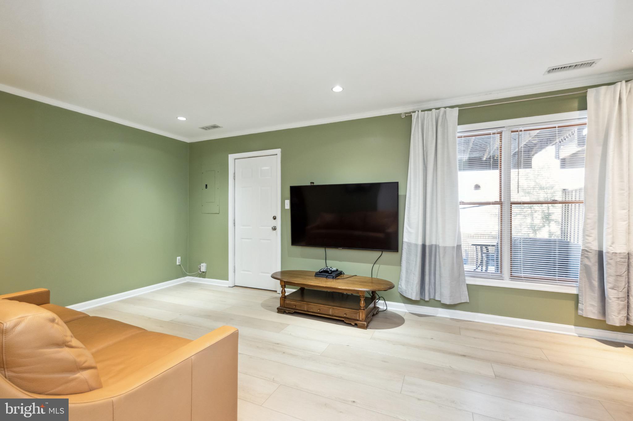 LEESBURG GATEWAY - Residential Lease