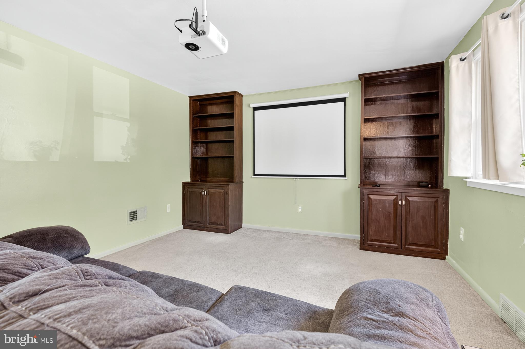 COLONIAL PARK - Residential