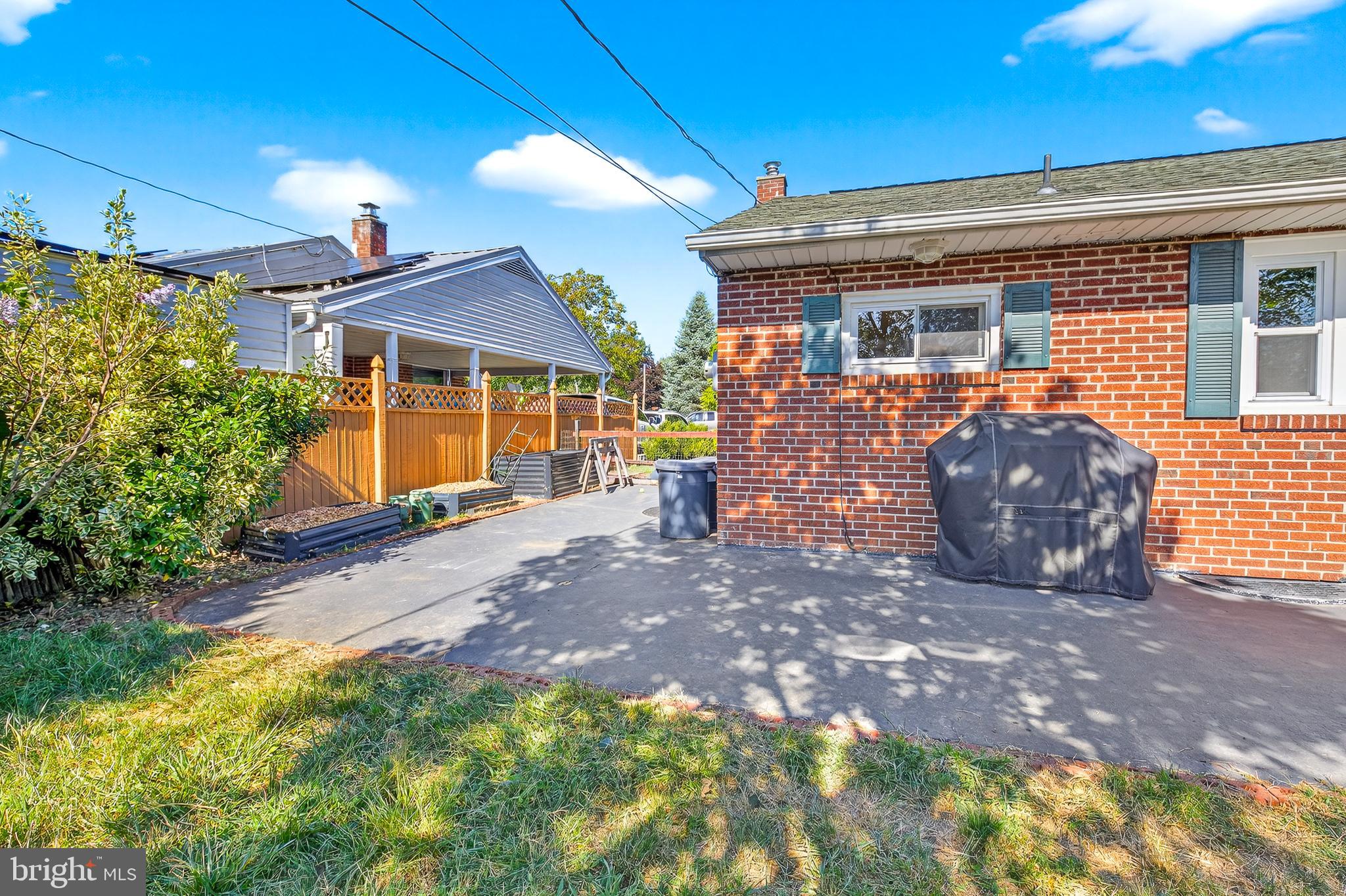 COLONIAL PARK - Residential