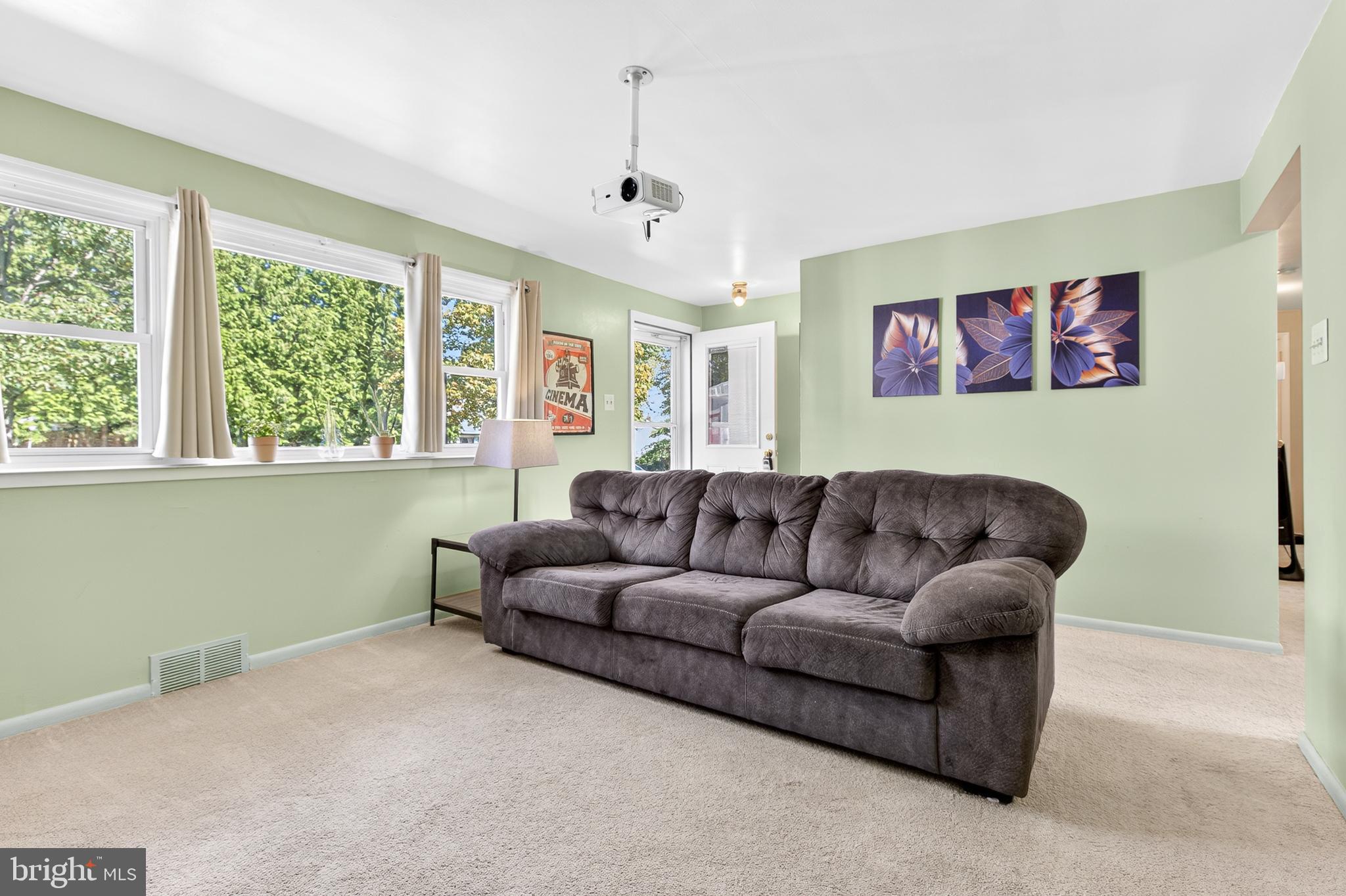 COLONIAL PARK - Residential