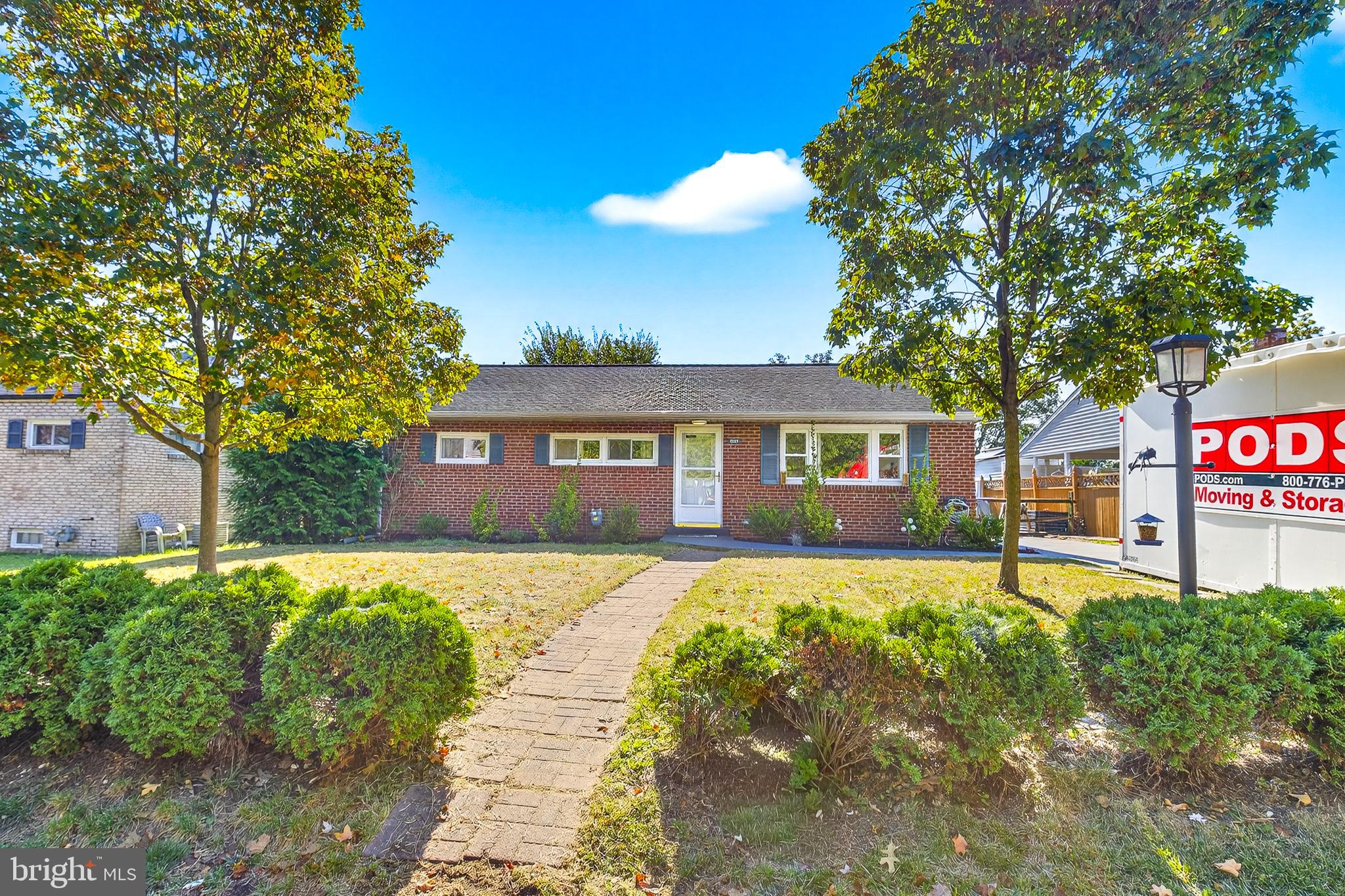 5205 CRESTWOOD DRIVE