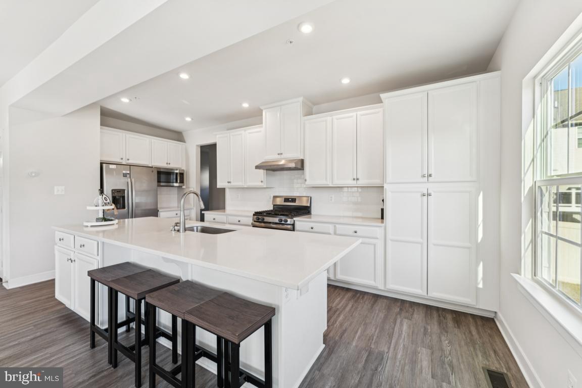 CHRISTOPHER POINTE - Residential