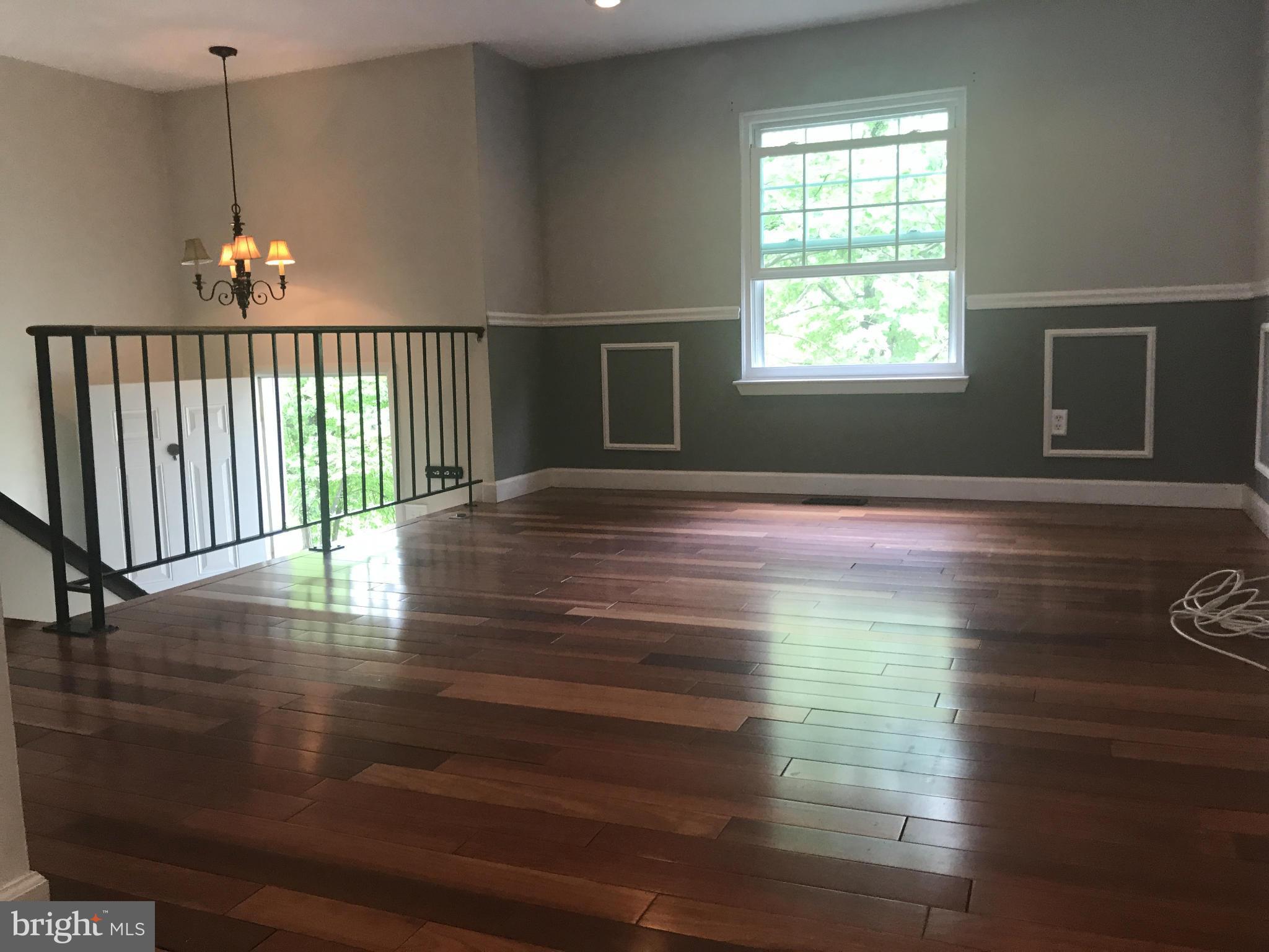 RIDGEFIELD - Residential