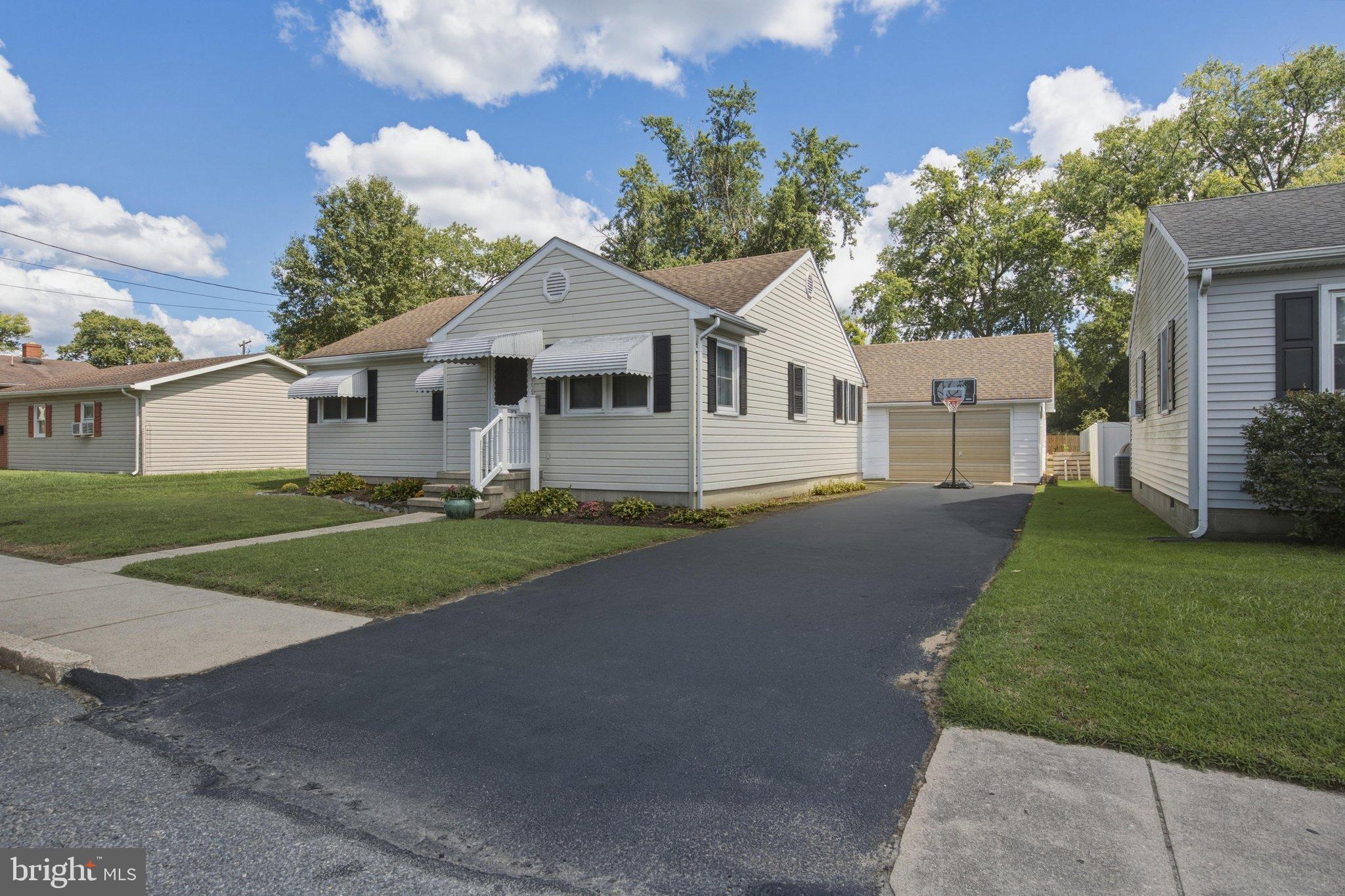 104 UNIVERSITY AVENUE S