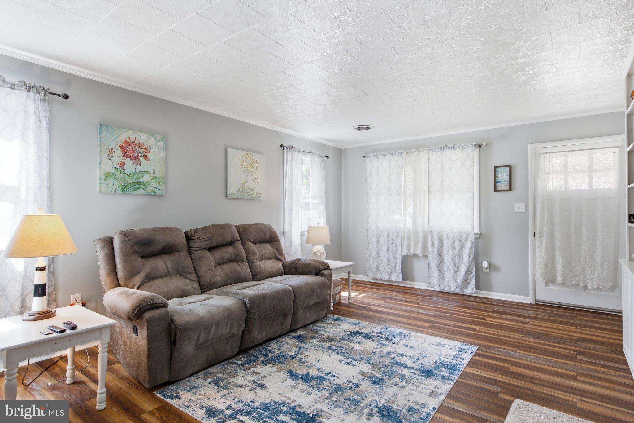 104 UNIVERSITY AVENUE S