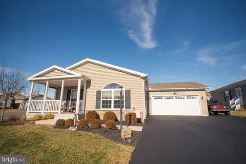 1 Sandpiper Drive, Bechtelsville, PA MLS: PABK2067164