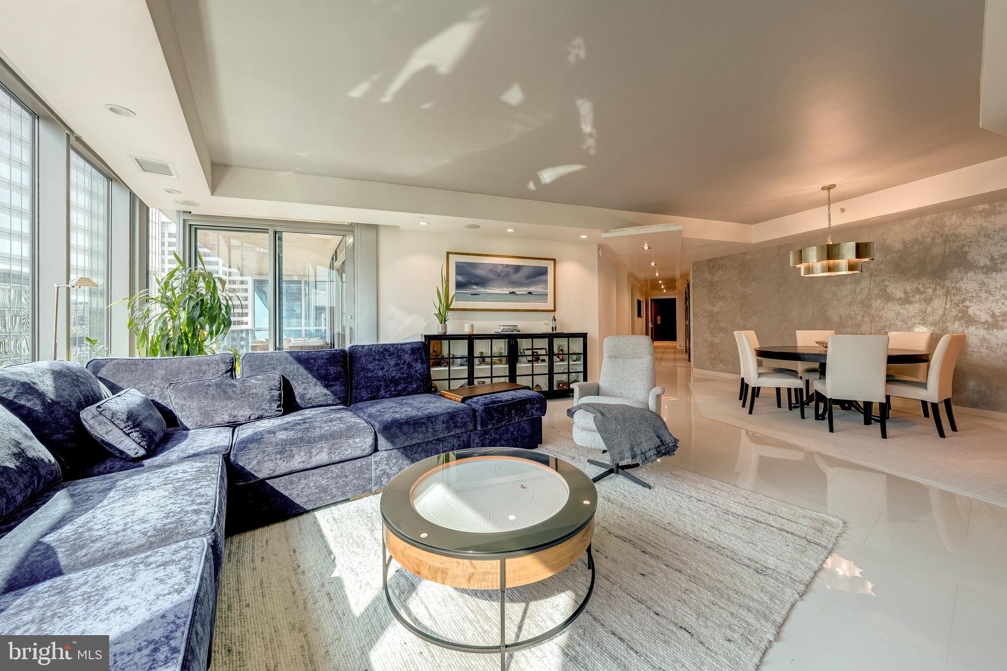 TURNBERRY TOWER - Residential