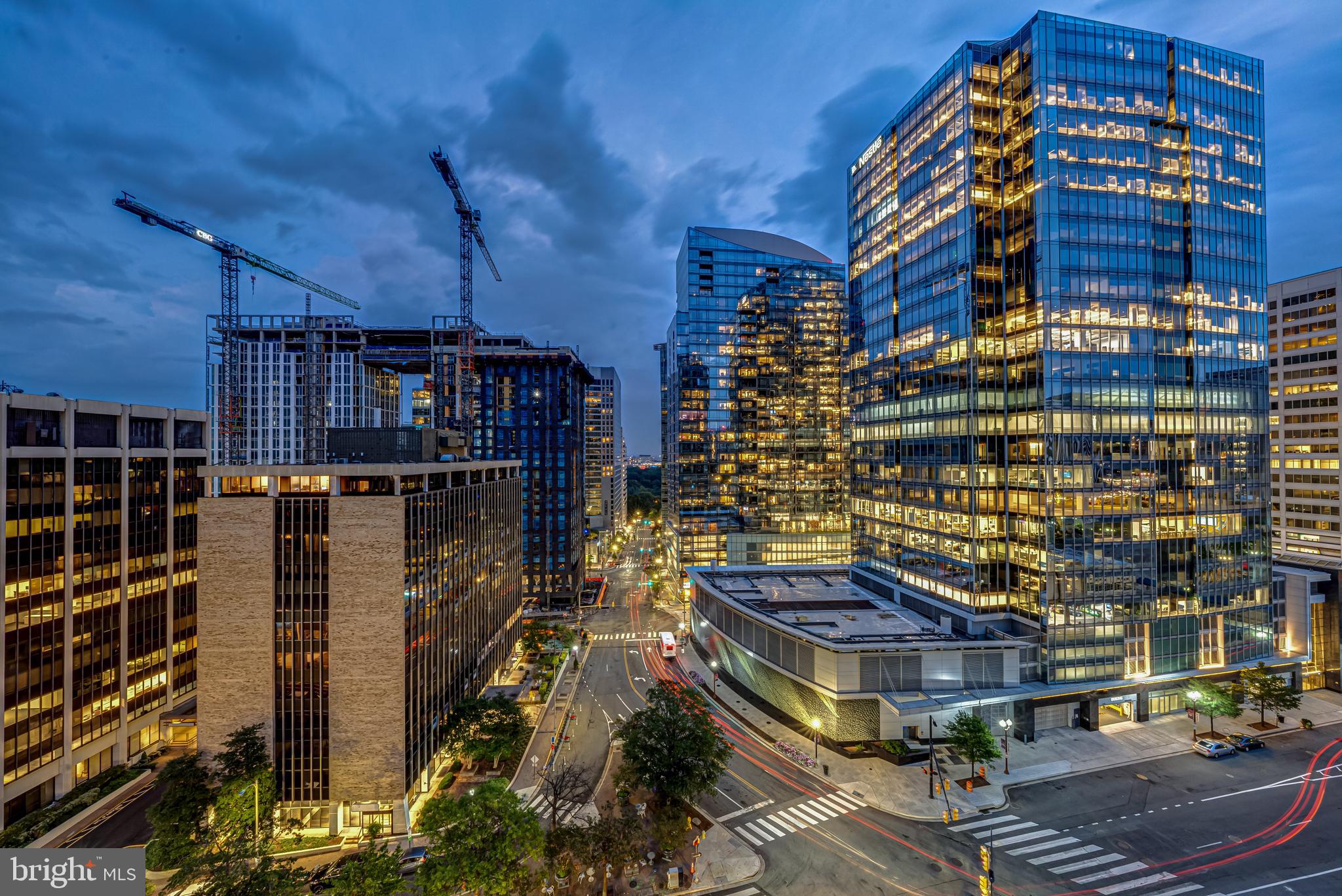 TURNBERRY TOWER - Residential