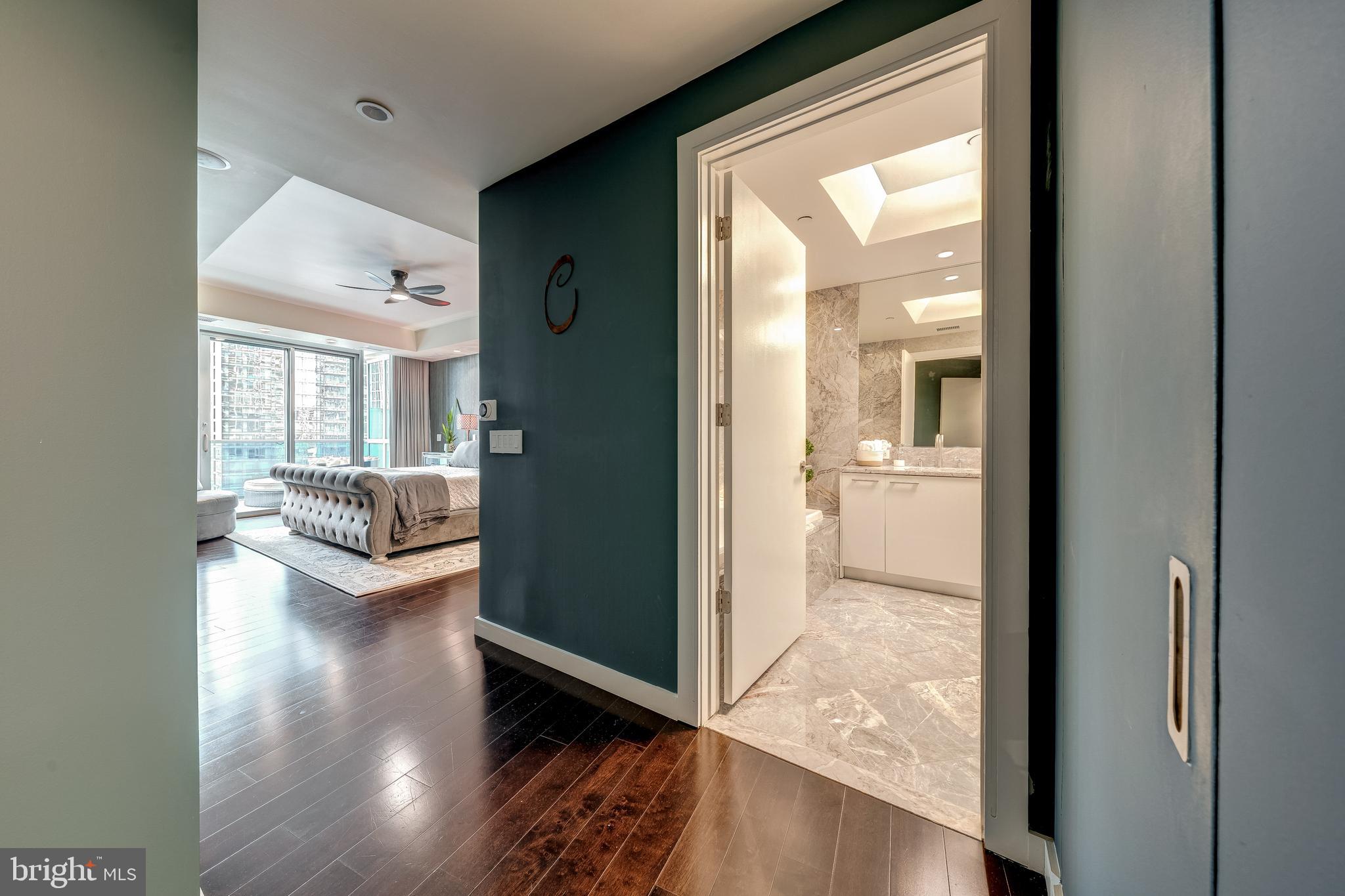 TURNBERRY TOWER - Residential