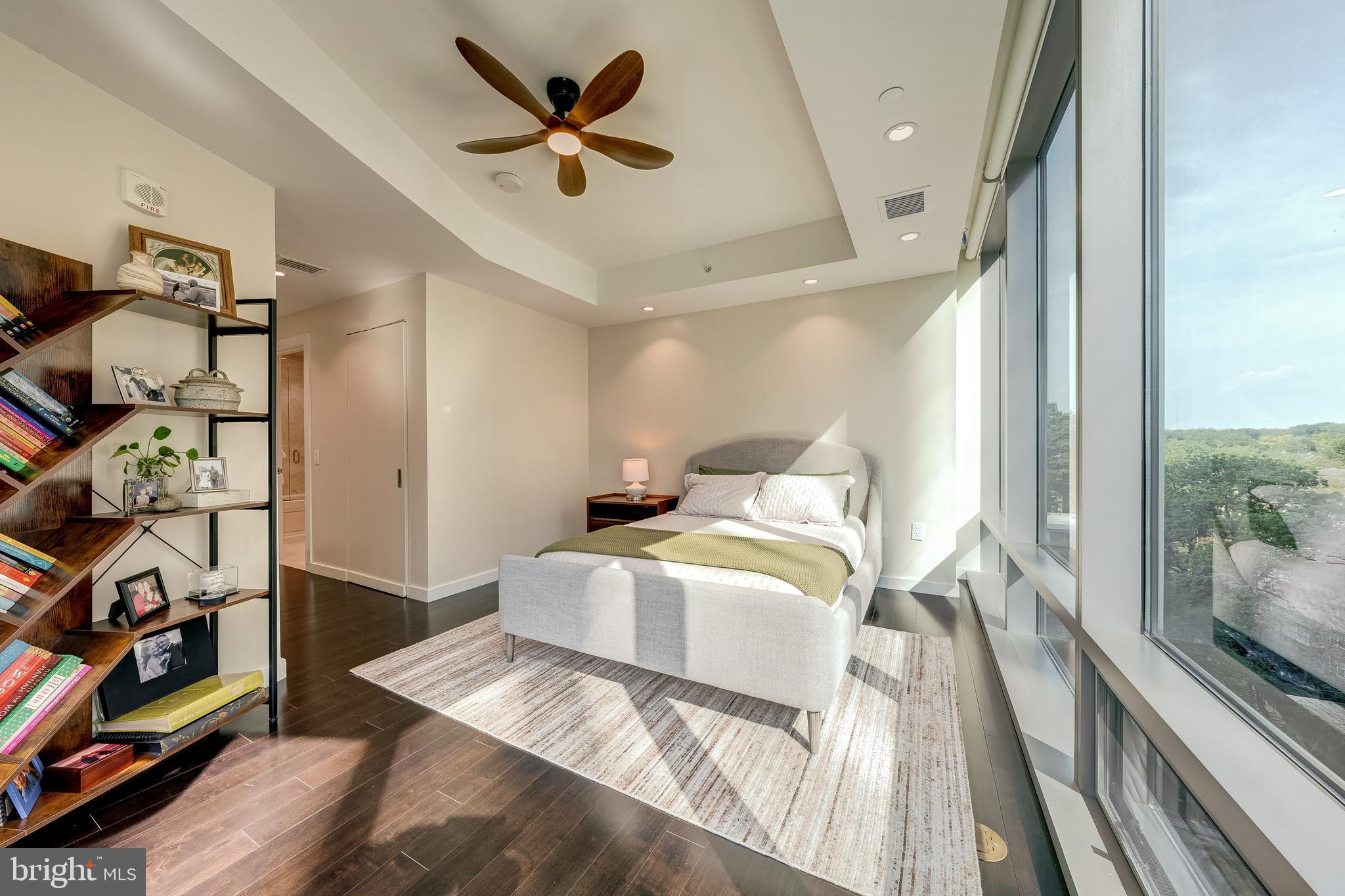 TURNBERRY TOWER - Residential