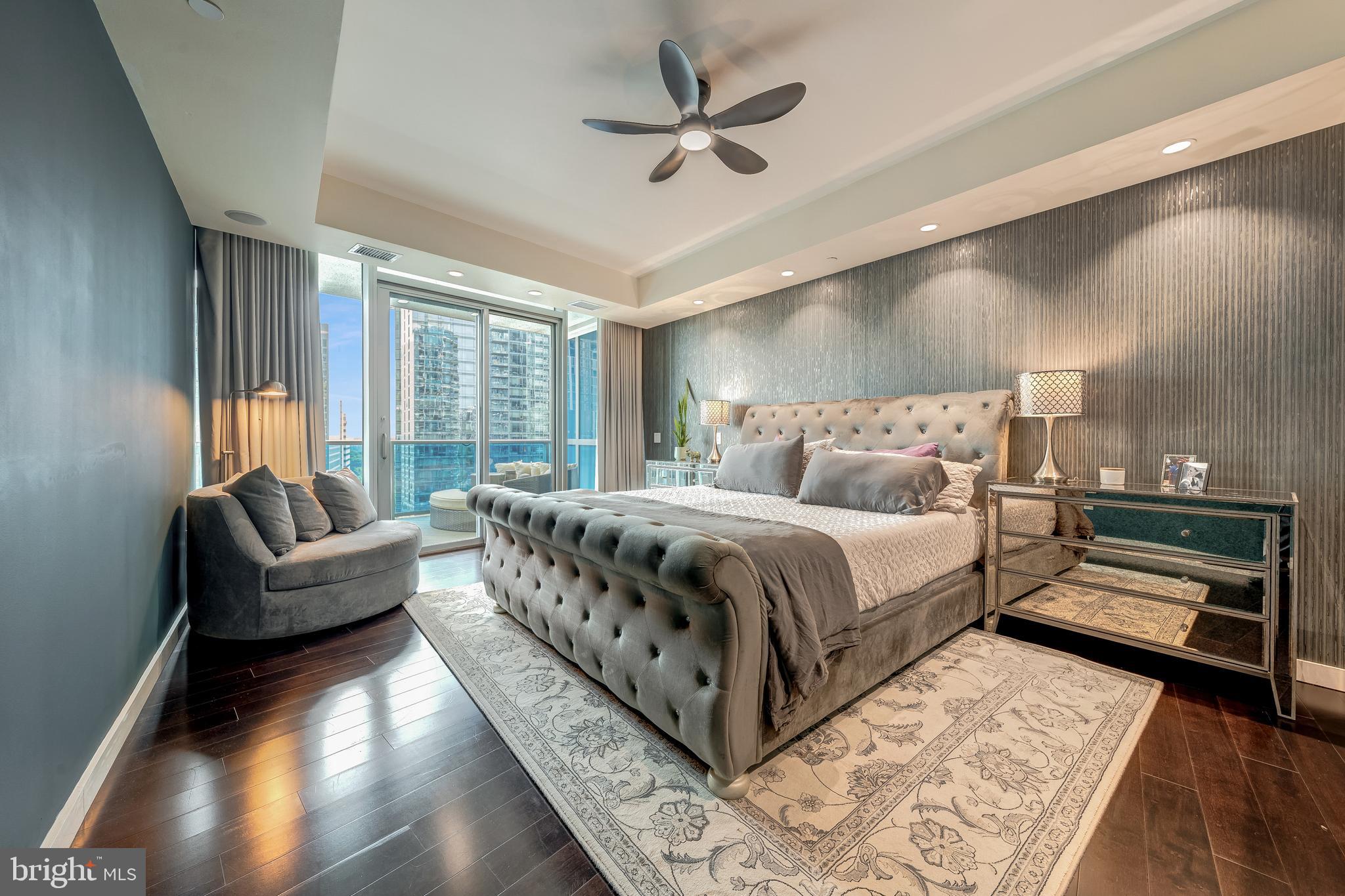 TURNBERRY TOWER - Residential