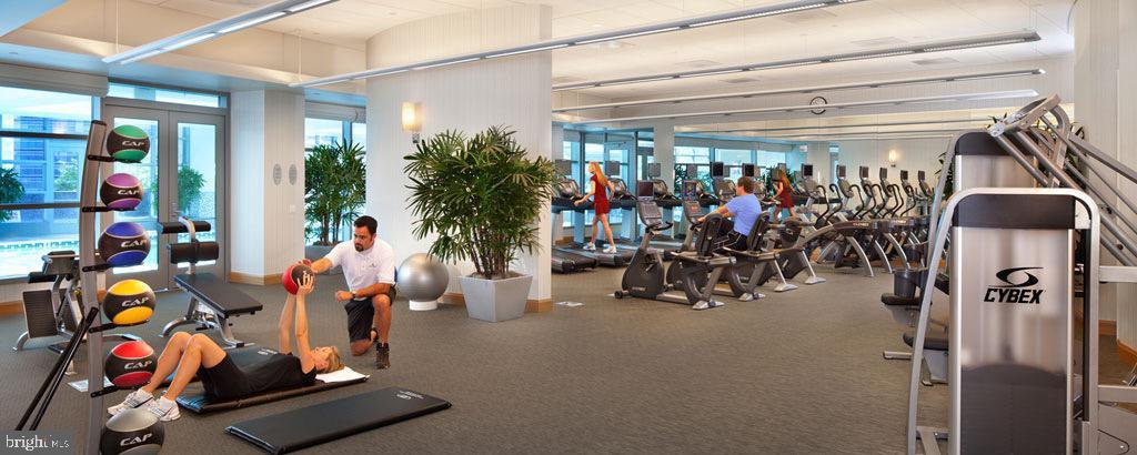 TURNBERRY TOWER - Residential