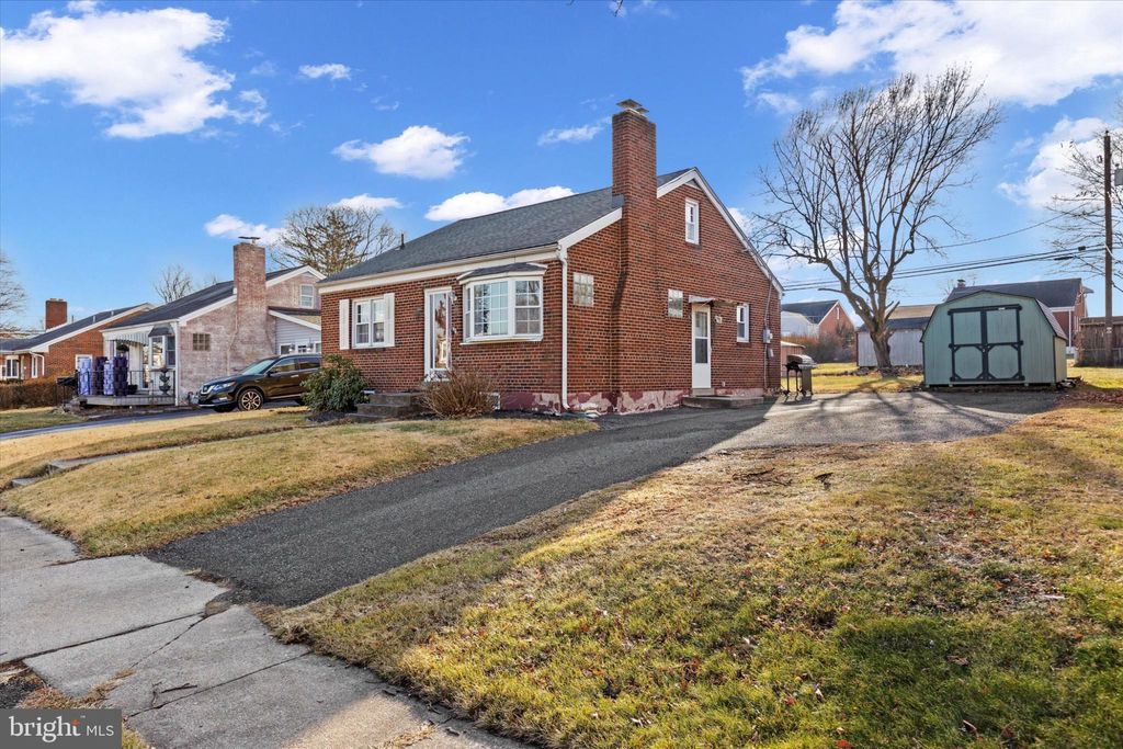 Photo of 4927 Virginia Avenue, HARRISBURG, PA 17109 (MLS # PADA2052786)