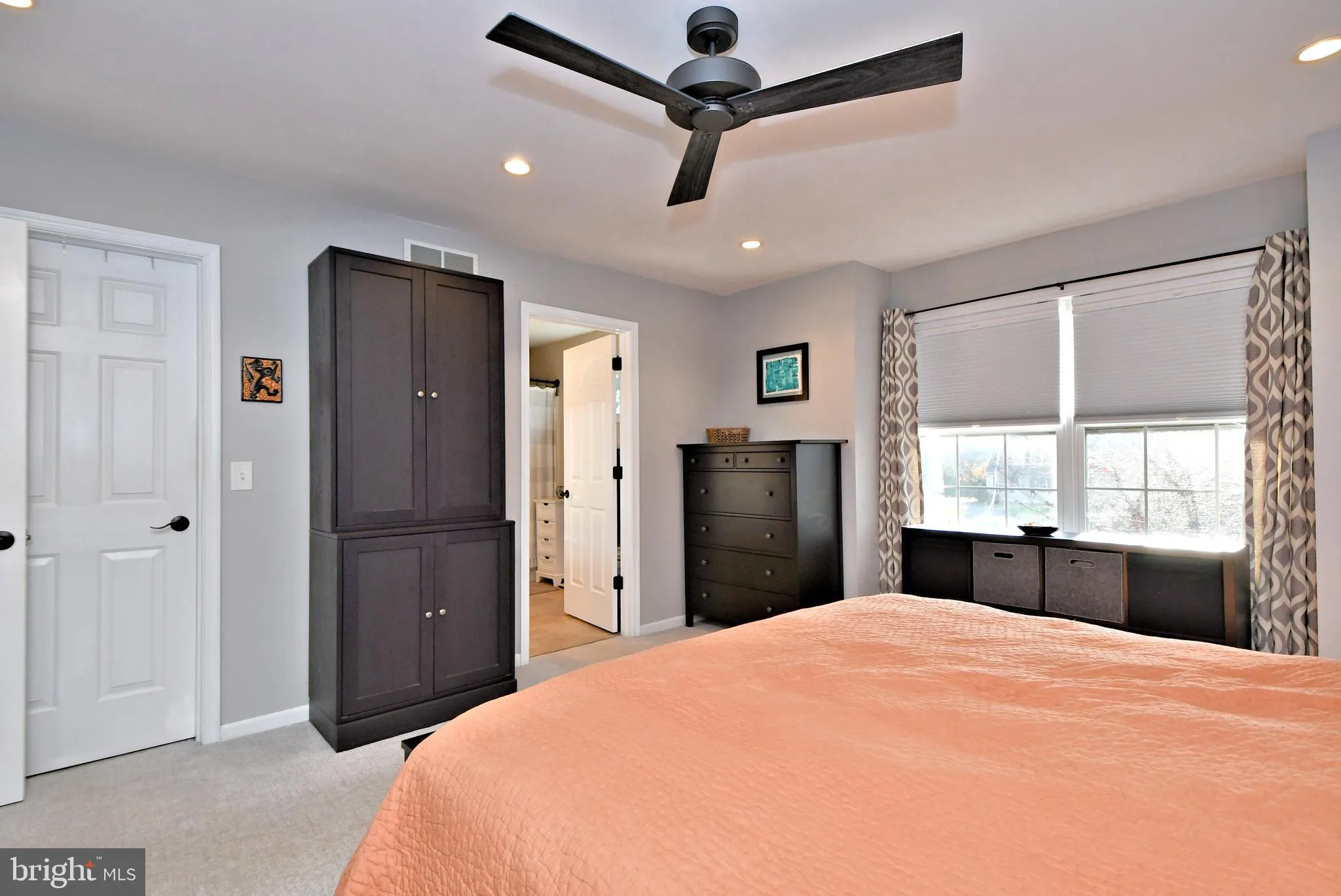 Telford, Pennsylvania 18969, United States, 3 Bedrooms Bedrooms, ,3 BathroomsBathrooms,Residential,Pending,28336