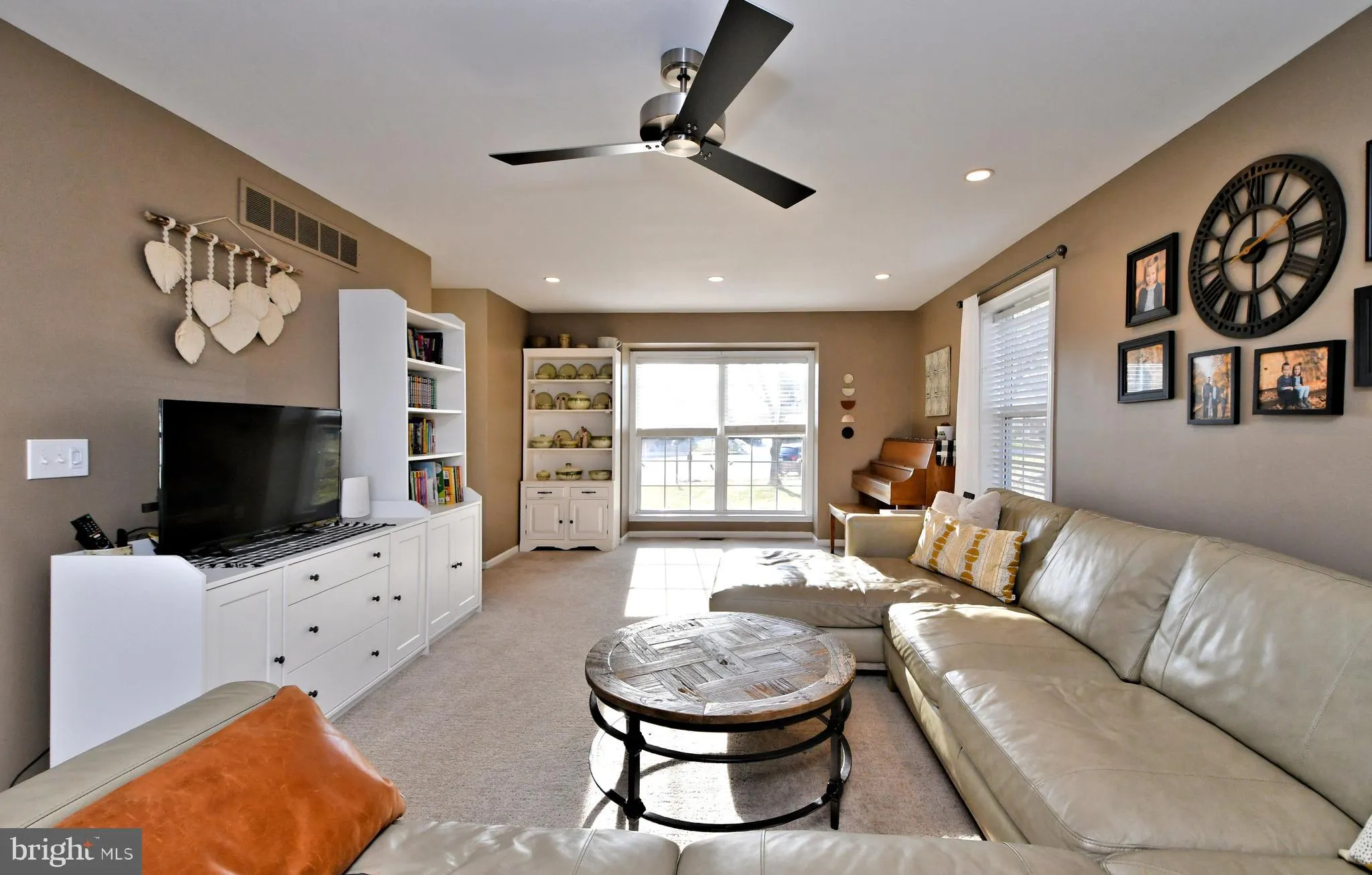 Telford, Pennsylvania 18969, United States, 3 Bedrooms Bedrooms, ,3 BathroomsBathrooms,Residential,Pending,28336