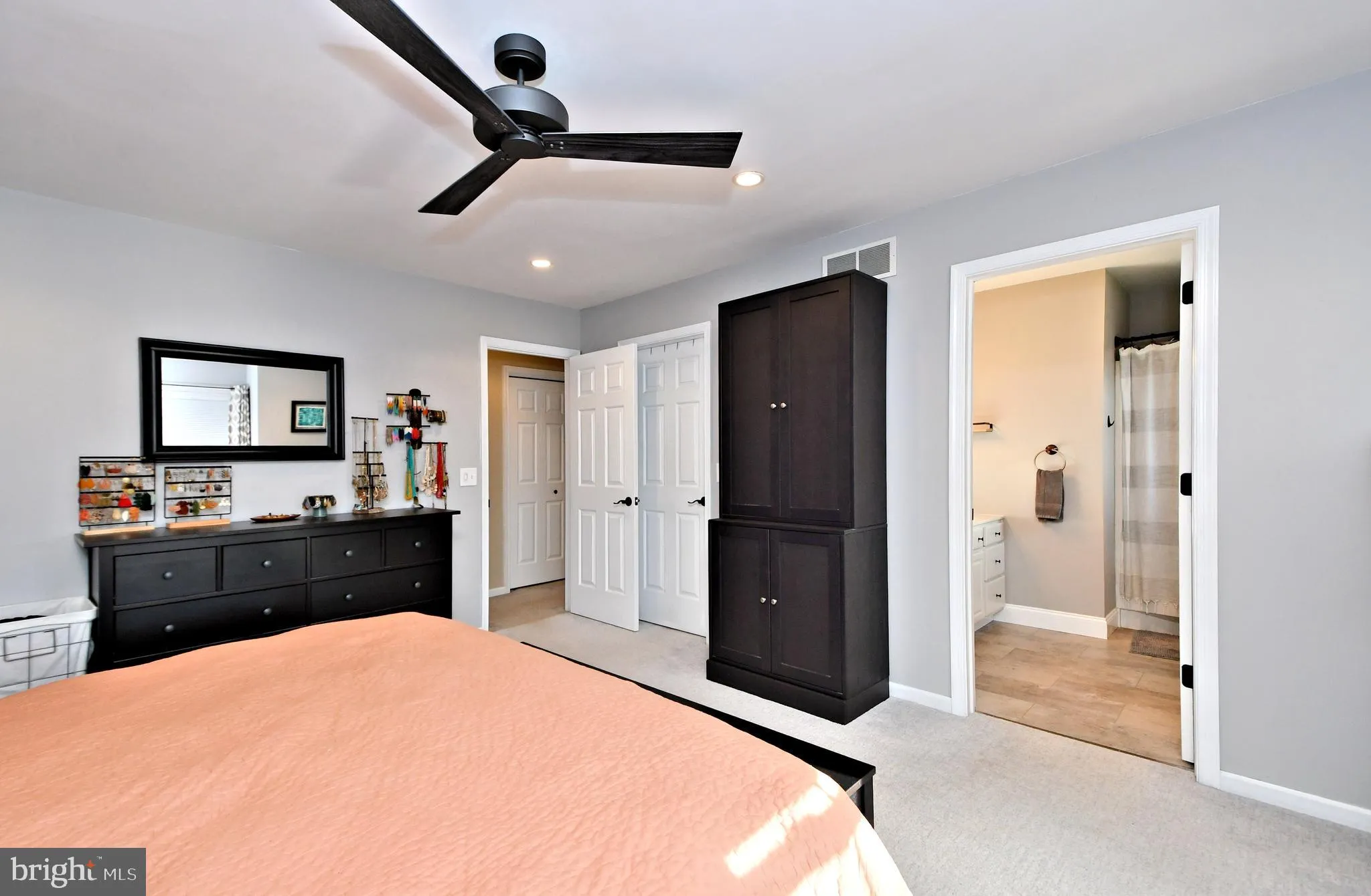 Telford, Pennsylvania 18969, United States, 3 Bedrooms Bedrooms, ,3 BathroomsBathrooms,Residential,Pending,28336