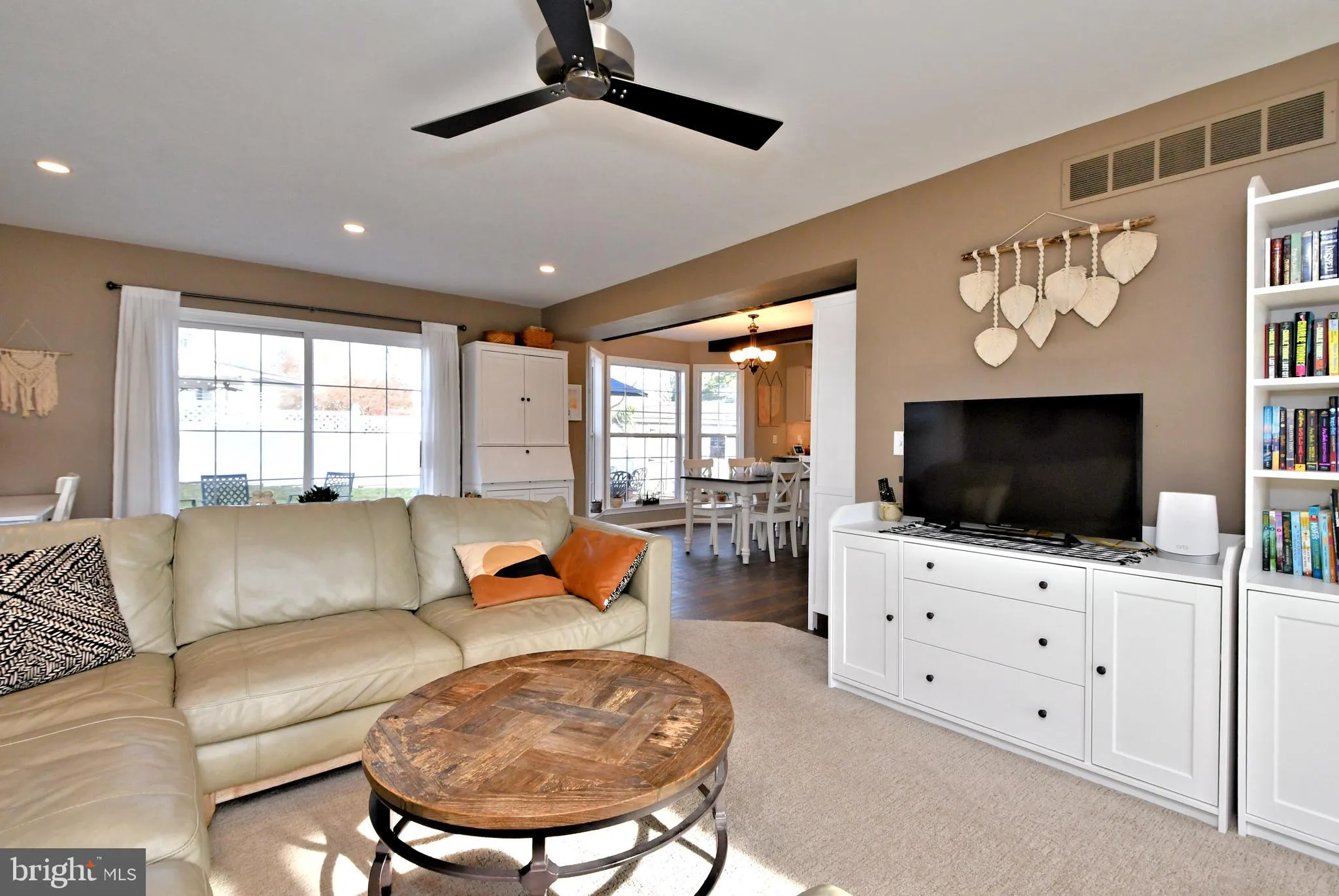 Telford, Pennsylvania 18969, United States, 3 Bedrooms Bedrooms, ,3 BathroomsBathrooms,Residential,Pending,28336