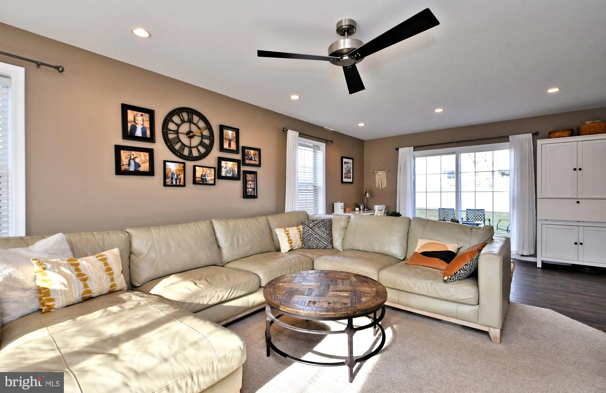 Telford, Pennsylvania 18969, United States, 3 Bedrooms Bedrooms, ,3 BathroomsBathrooms,Residential,Pending,28336