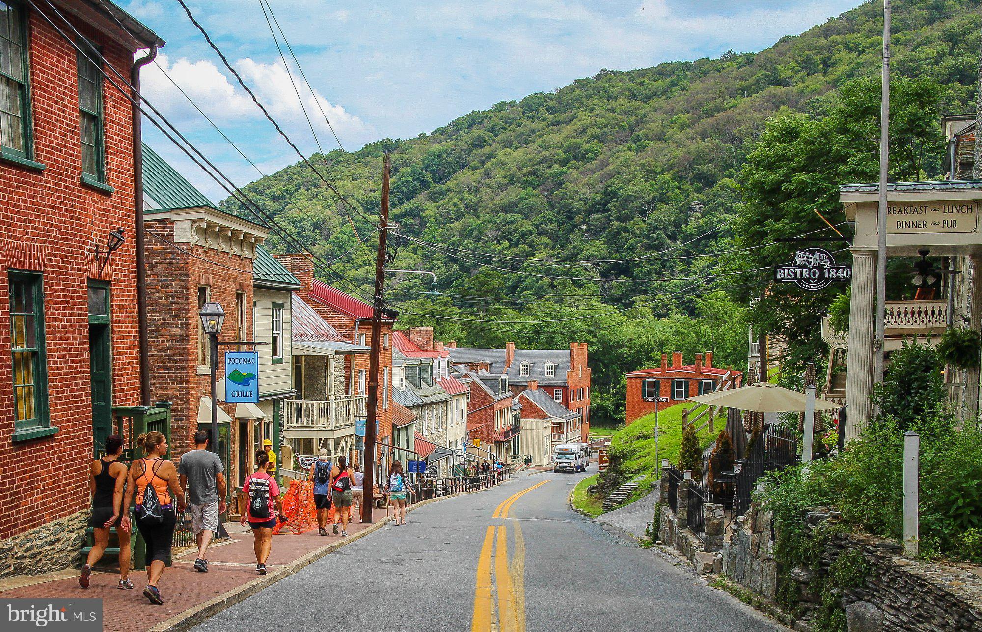 STONE SPRING - Residential Lease