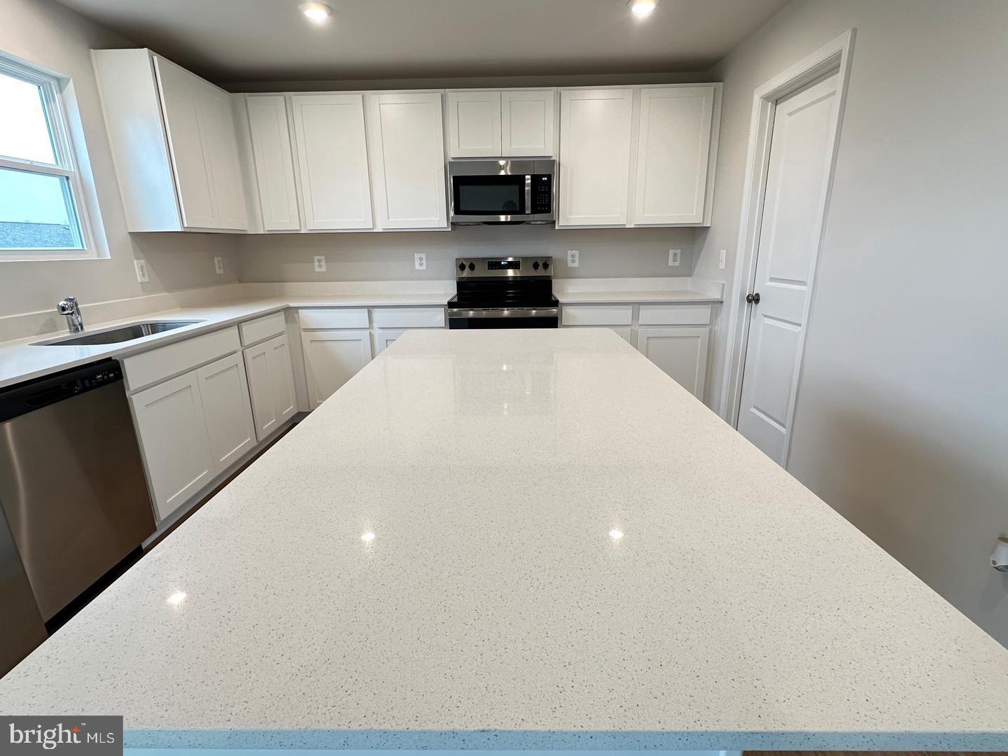 STONE SPRING - Residential Lease