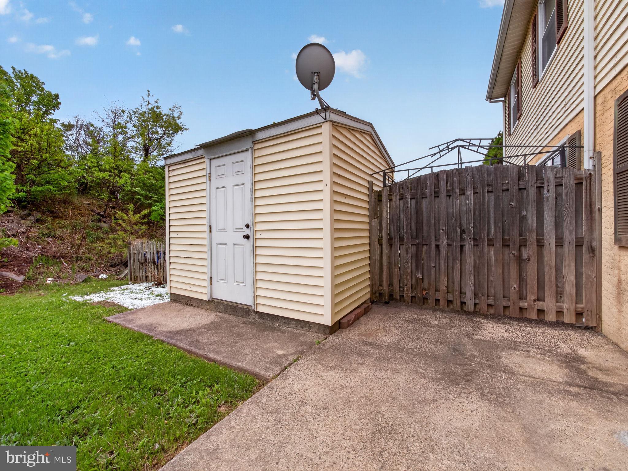 QUAKER GREEN - Residential