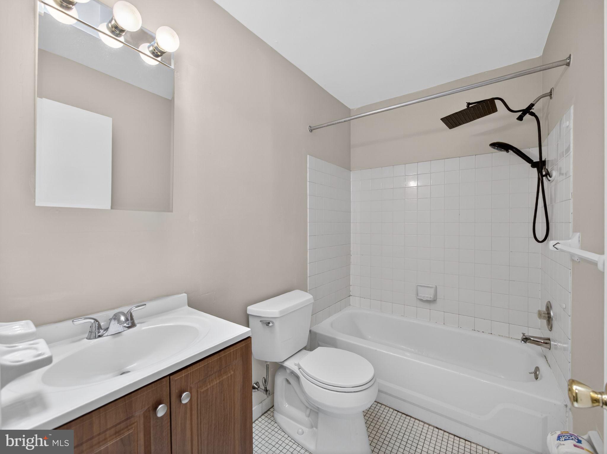 QUAKER GREEN - Residential