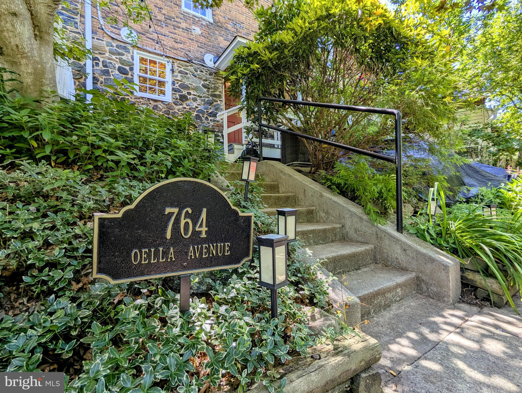 764 OELLA AVENUE