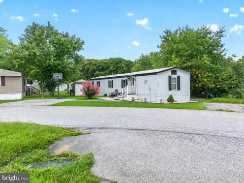 MLS: DENC2108746