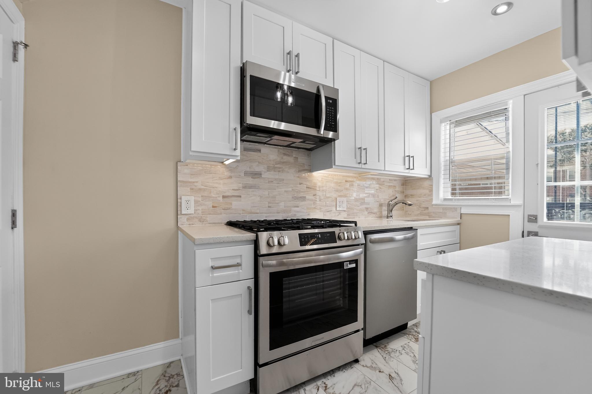 2128 REDTHORN