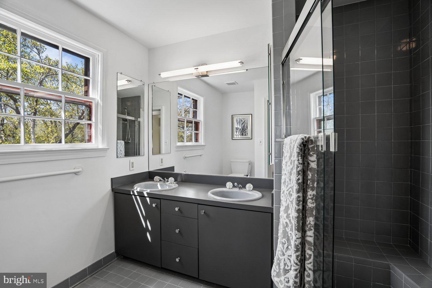 ROCK CREEK KNOLLS - Residential