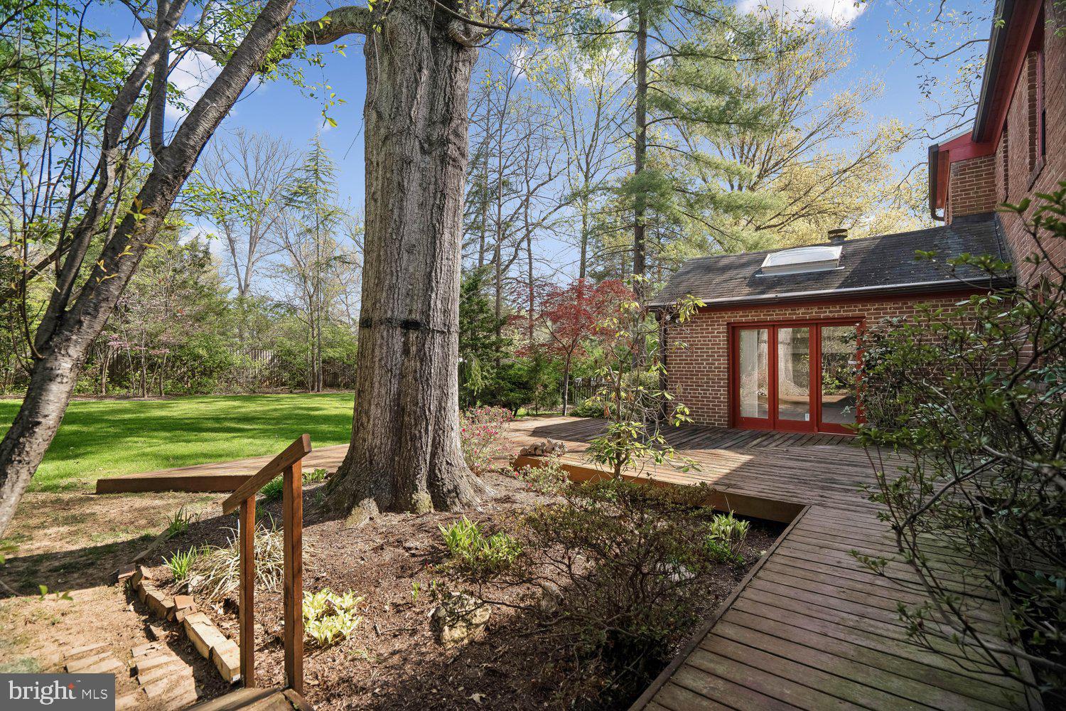 ROCK CREEK KNOLLS - Residential