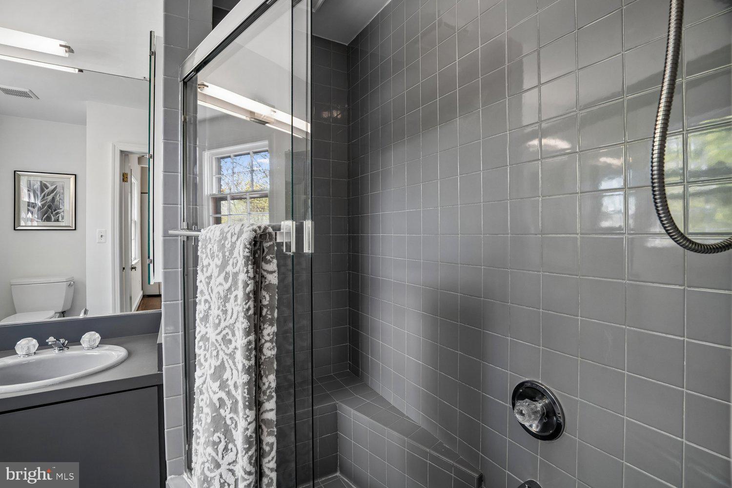 ROCK CREEK KNOLLS - Residential