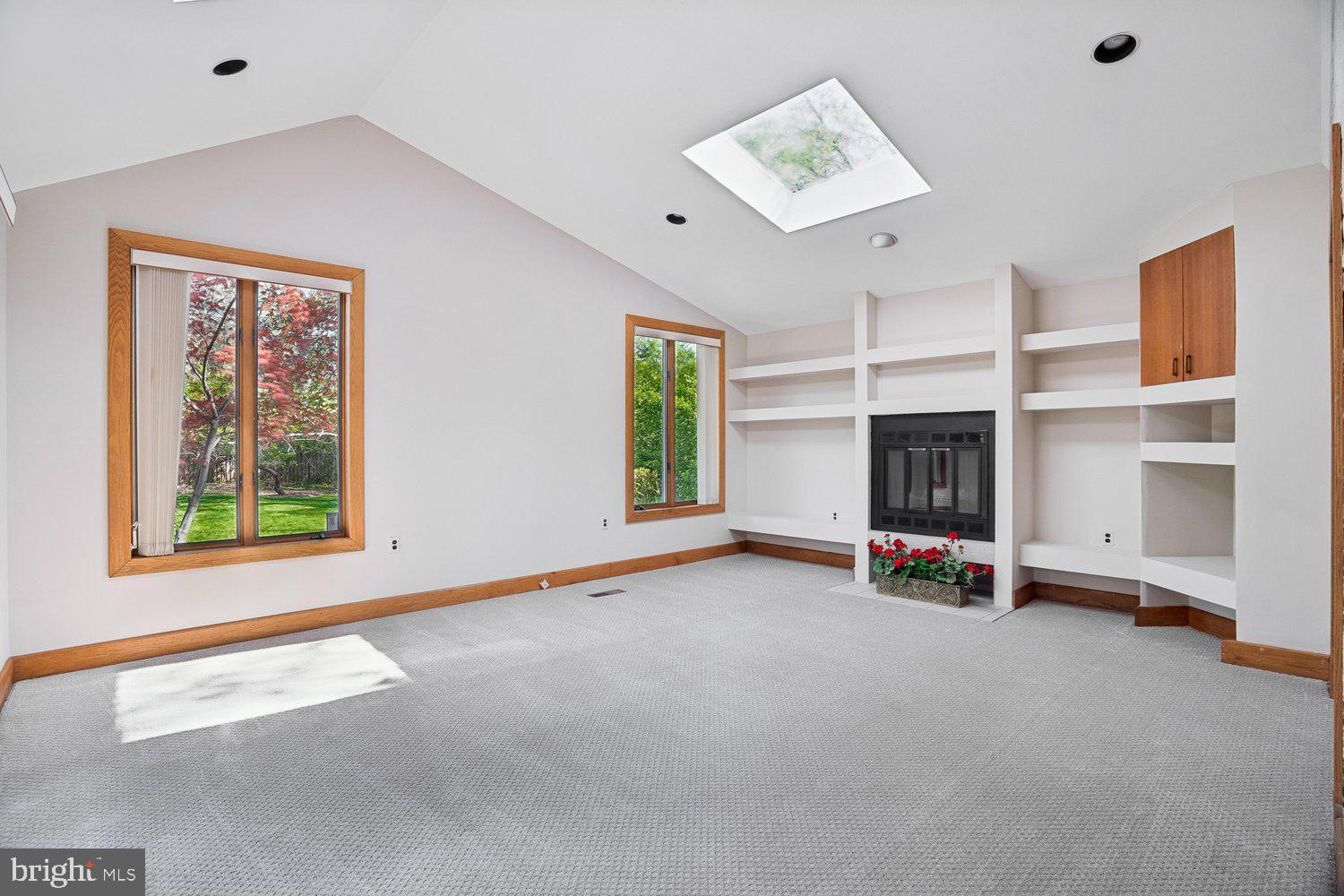 ROCK CREEK KNOLLS - Residential