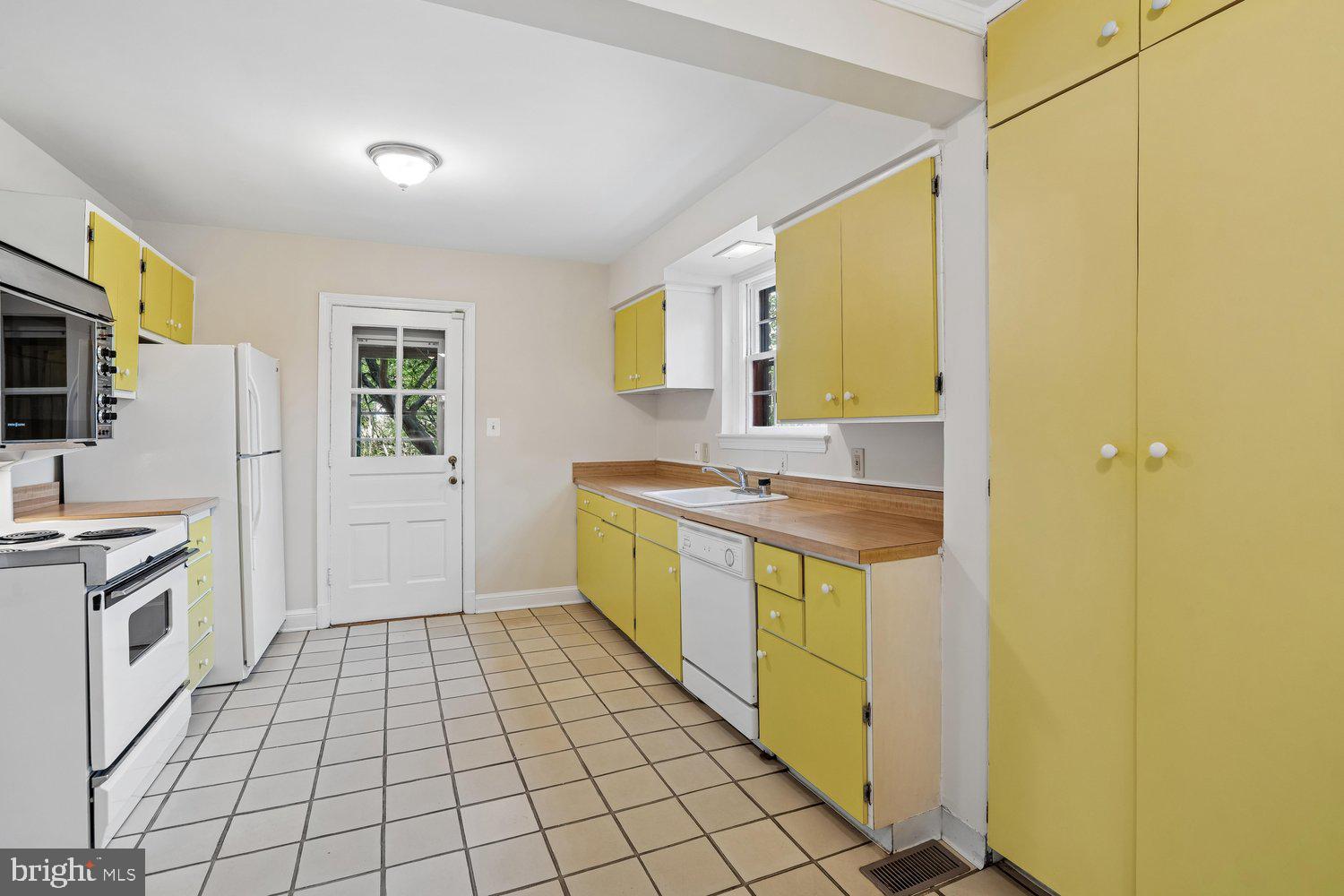 ROCK CREEK KNOLLS - Residential