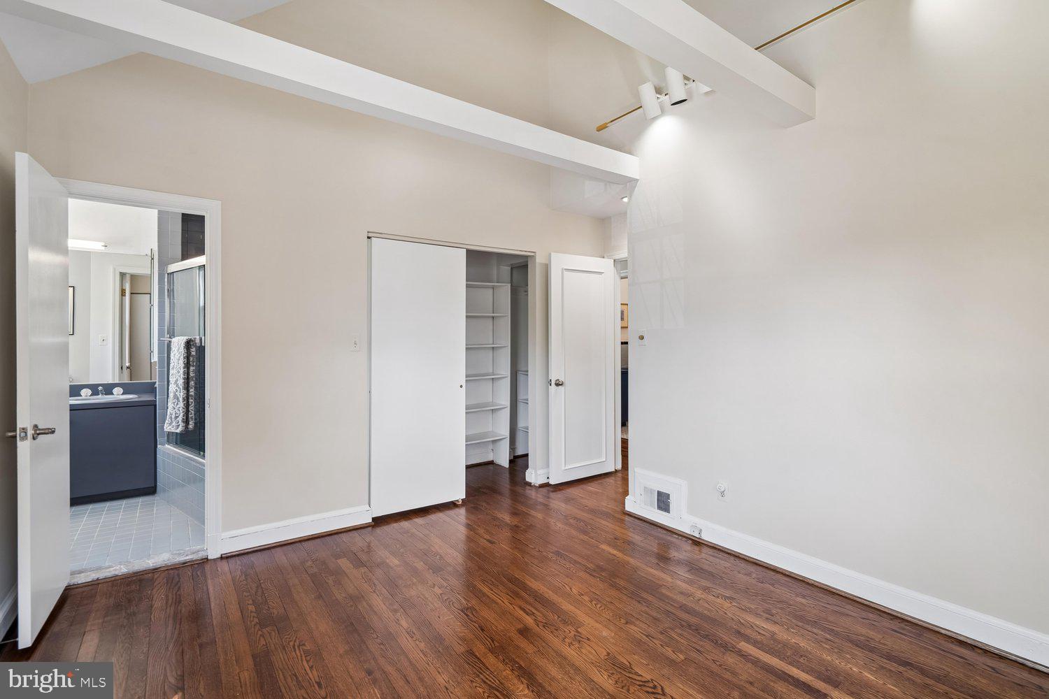 ROCK CREEK KNOLLS - Residential