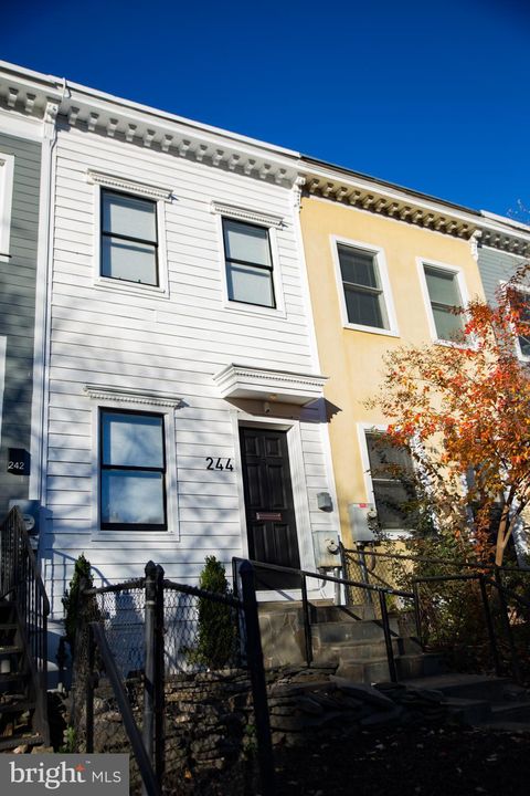 244 10TH STREET NE WASHINGTON DC 20002