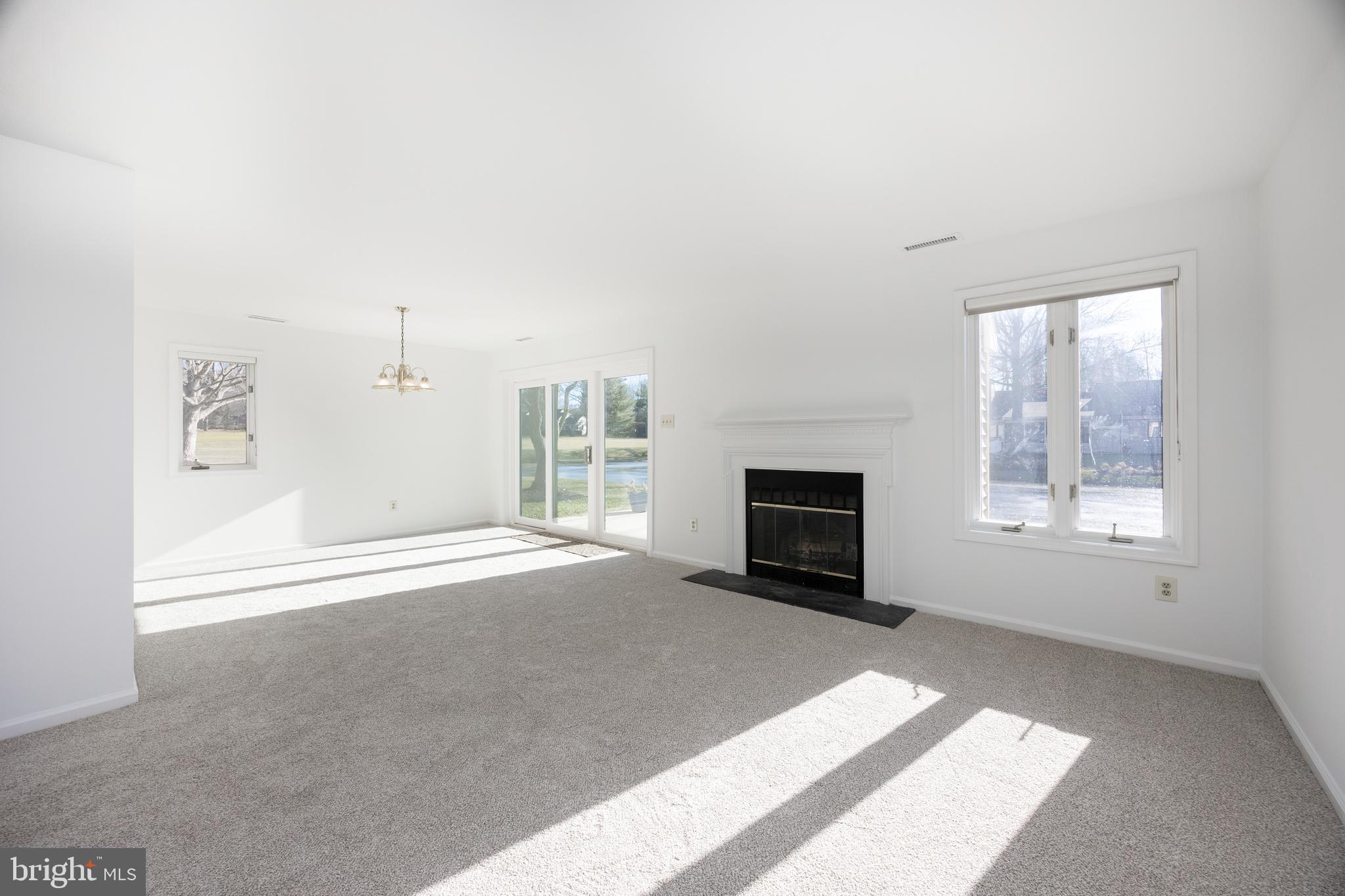 851 JEFFERSON WAY 851