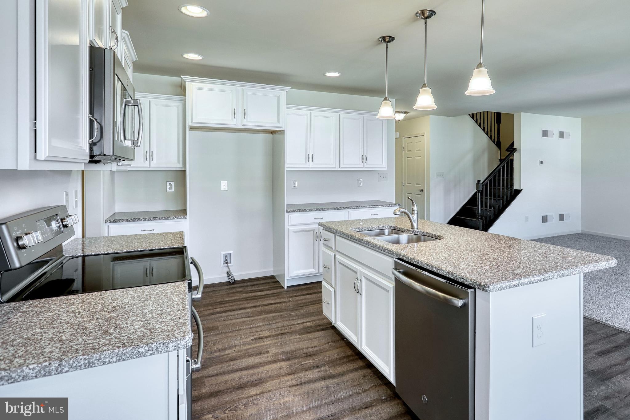 THE VIEWS AT BRIDGEWATER - Residential