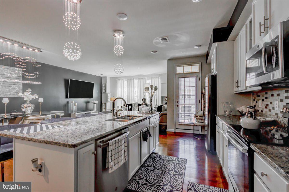 BRIARWOOD - Residential Lease