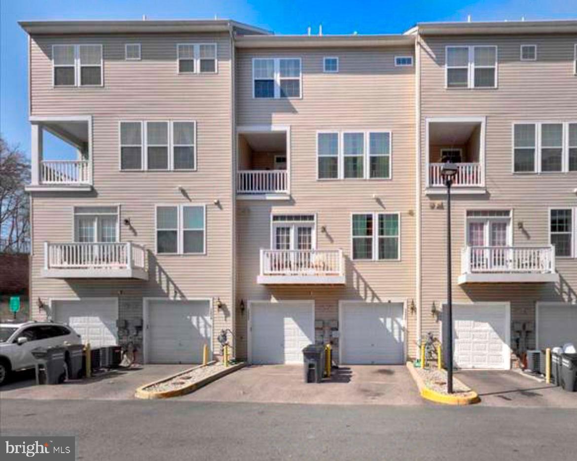 BRIARWOOD - Residential Lease