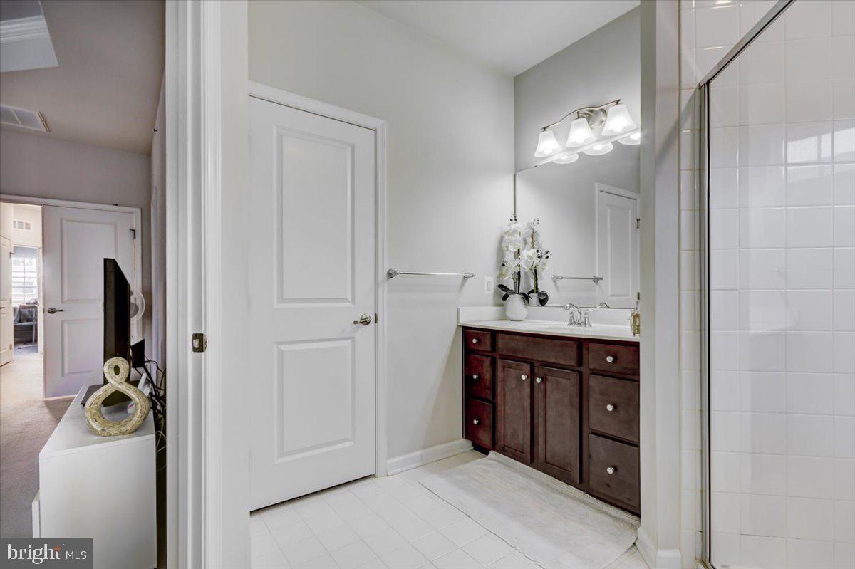 BRIARWOOD - Residential Lease