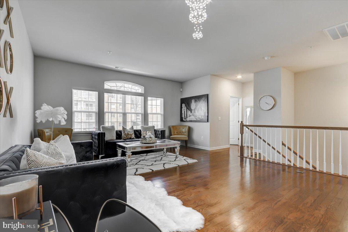 BRIARWOOD - Residential Lease