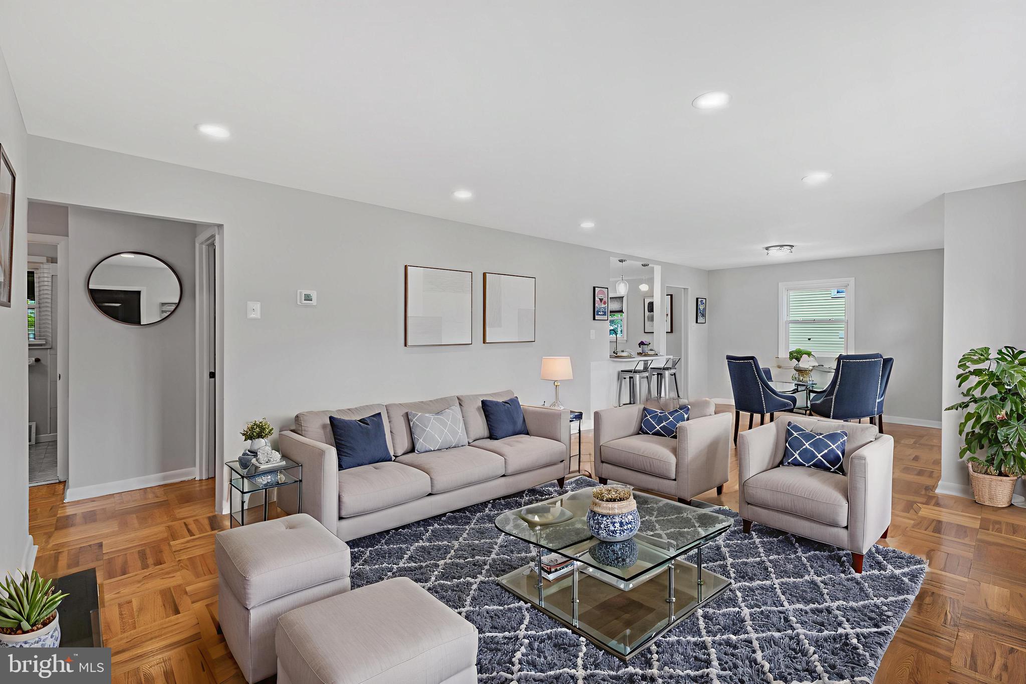 812 WILLOW WAY