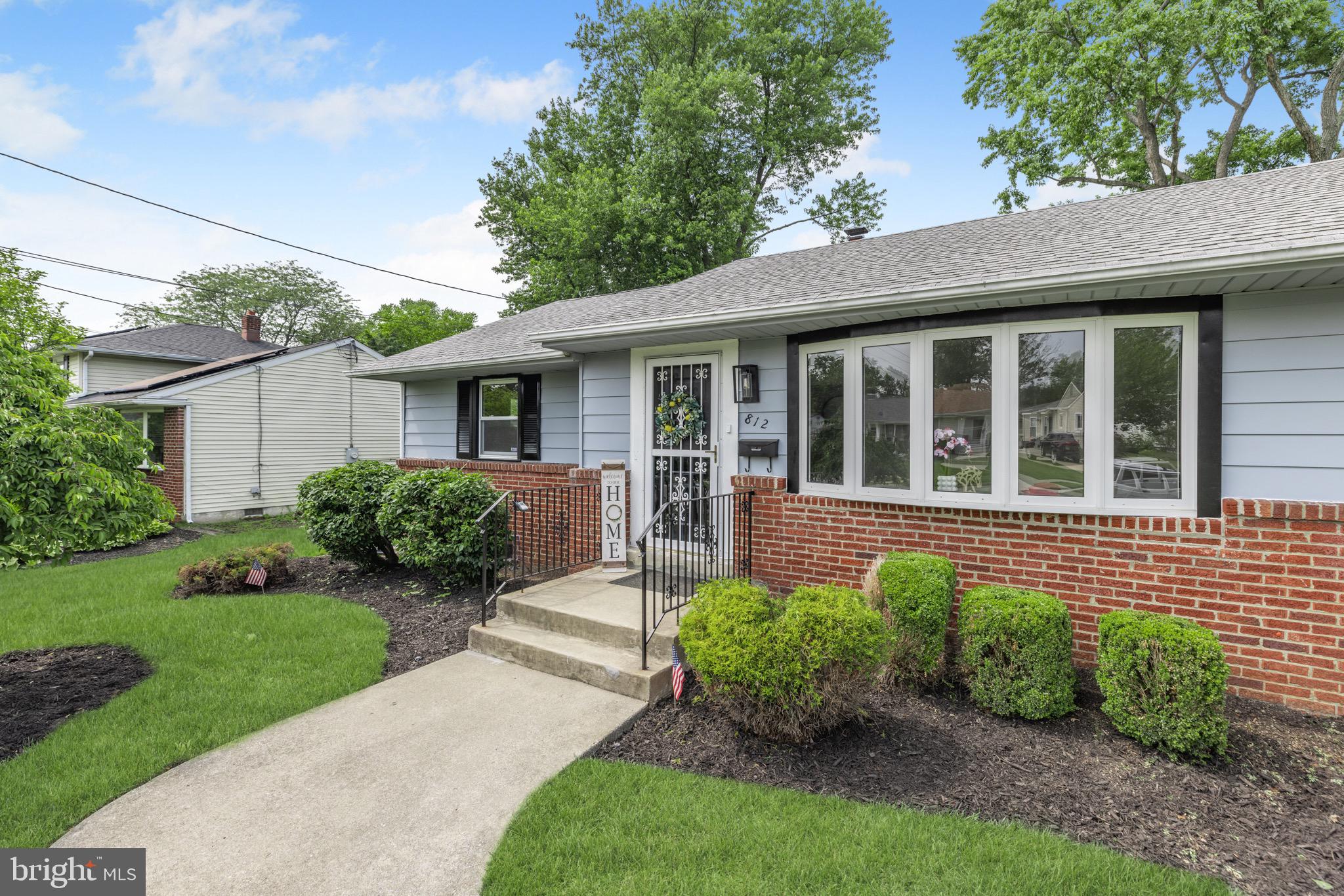 812 WILLOW WAY