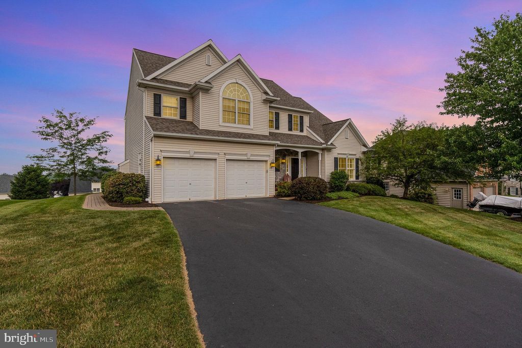 Photo of 12 SURREY DR, STEVENS, PA 17578 (MLS # PALA2037962)