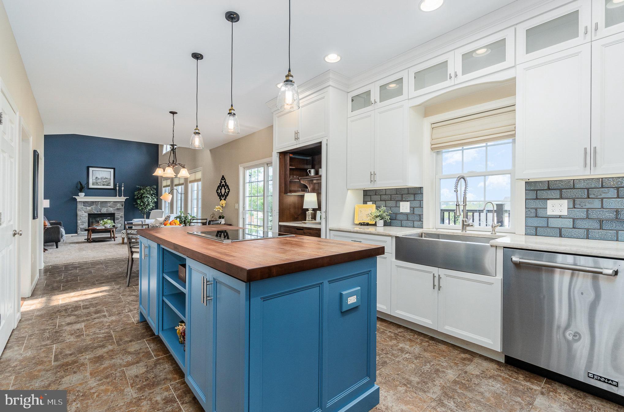 CARRIAGE HILL - Residential